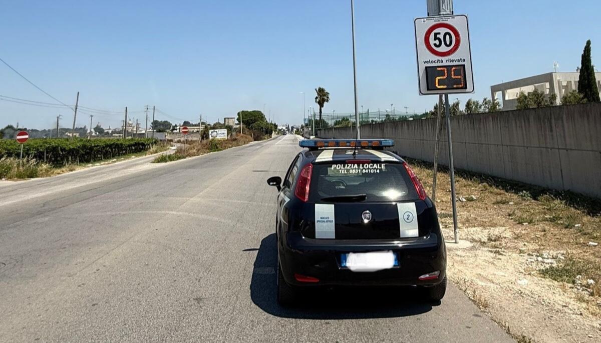 Galleria foto 'Francavilla Fontana, insulti alla Polizia locale su Facebook: scatta una pioggia di querele per i cittadini' - foto 1