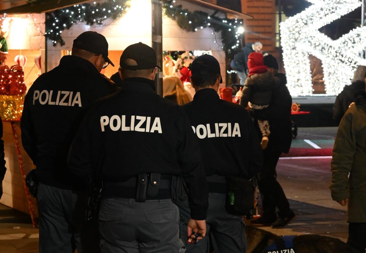 Ferite da botti e alcol, a Bari un 46enne rischia di perdere un occhio: giovani in ospedale in coma etilico Ferite da botti e alcol, a Bari un 46enne rischia di perdere un occhio: giovani in ospedale in coma etilico