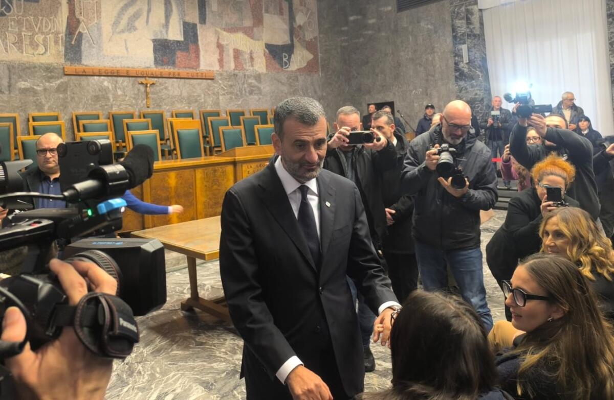 Regione, FdI Puglia dopo la proclamazione: «Decaro mantenga le promesse di discontinuità» Regione, FdI Puglia dopo la proclamazione: «Decaro mantenga le promesse di discontinuità»