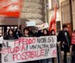 Bari, sit-in studenti davanti alla Città metropolitana: «Scuole al freddo. Strutture adeguate»