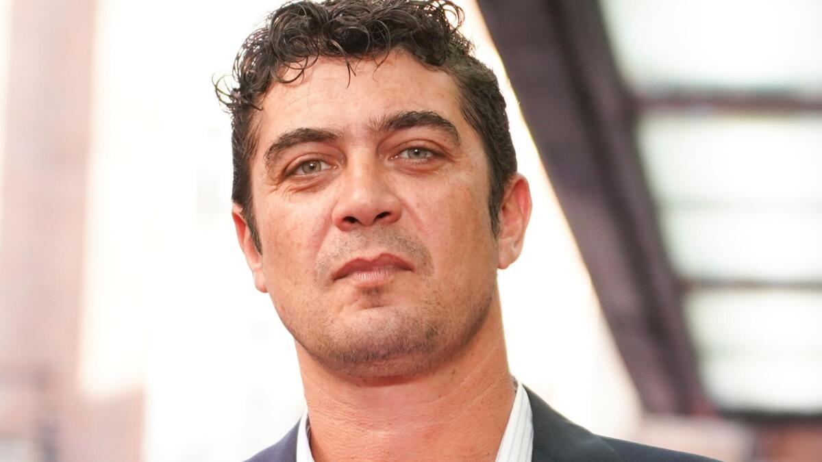 Galleria foto 'Riccardo Scamarcio: «Mentre giravo Euforia ho perso mio padre. Johnny Depp? Un amico» – L’INTERVISTA' - foto 1