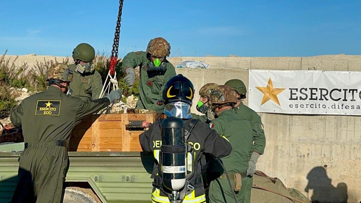 Galleria foto 'Molfetta, completate le operazioni di bonifica della costa: recuperate oltre 60 bombe della seconda guerra mondiale – FOTO' - foto 2