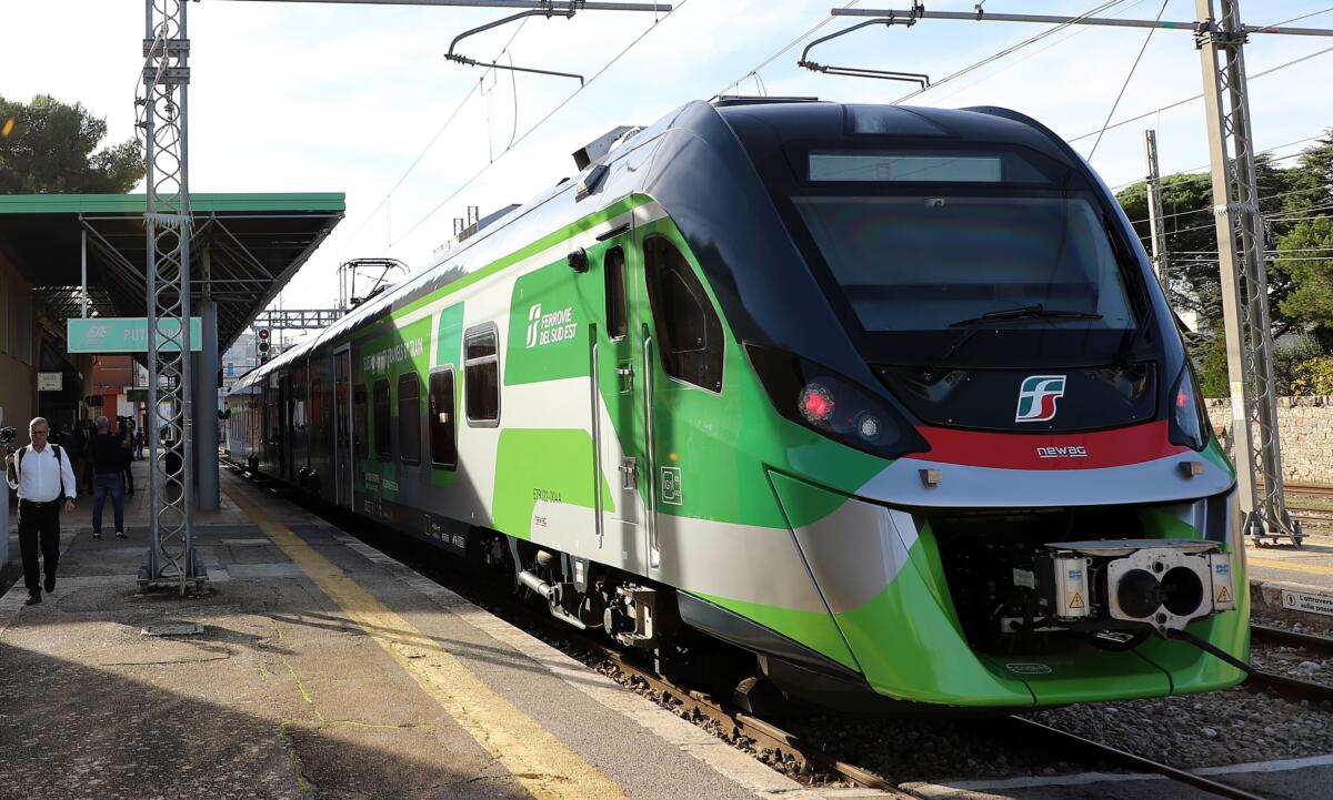 Galleria foto 'Carnevale, con Fse 7.600 posti in più sui treni per Putignano: e c’è anche lo sconto sui biglietti' - foto 1