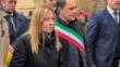 Meloni a Niscemi per la frana per un sopralluogo e l’incontro con gli sfollati, il sindaco: «Non molliamo»
