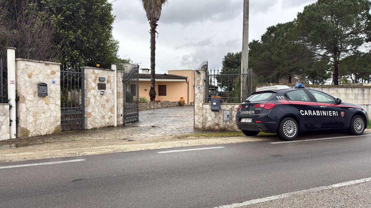 Matino, bomba esplode davanti alla casa dell’ex consigliere regionale Romano: indagano i carabinieri
