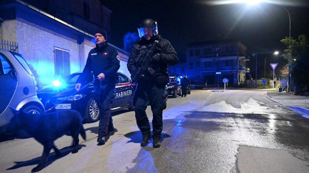 Droga tra Abruzzo e Puglia, 20 misure cautelari: eroina venduta a 7 euro e coca tagliata con farmaci veterinari Droga tra Abruzzo e Puglia, 20 misure cautelari: eroina venduta a 7 euro e coca tagliata con farmaci veterinari