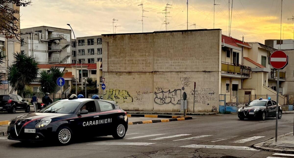 Copertino, ruba un portafogli e fugge contromano sulla strada statale 101: arrestato un 40enne Copertino, ruba un portafogli e fugge contromano sulla strada statale 101: arrestato un 40enne
