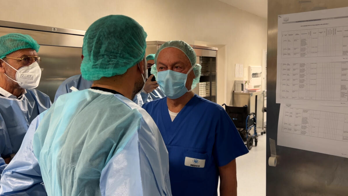 Abbattimento liste d’attesa, al Policlinico di Bari 60 interventi di oculistica in 12 ore: Decaro visita le sale operatorie – FOTO e VIDEO Abbattimento liste d’attesa, al Policlinico di Bari 60 interventi di oculistica in 12 ore: Decaro visita le sale operatorie – FOTO e VIDEO