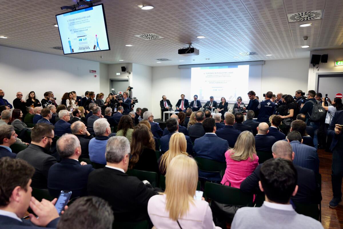 Galleria foto 'Turismo in Puglia, 22 mln di presenze nel 2025. Decaro: «Ora scopriamo la parte inesplorata della regione» – VIDEO e FOTO' - foto 5