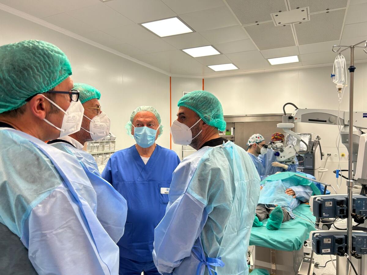 Abbattimento liste d’attesa, al Policlinico di Bari 60 interventi di oculistica in 12 ore: Decaro visita le sale operatorie – FOTO e VIDEO Abbattimento liste d’attesa, al Policlinico di Bari 60 interventi di oculistica in 12 ore: Decaro visita le sale operatorie – FOTO e VIDEO