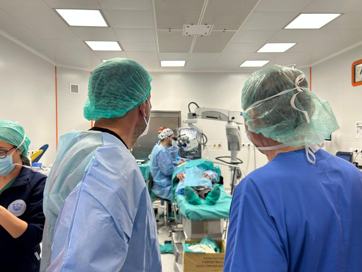 Abbattimento liste d’attesa, al Policlinico di Bari 60 interventi di oculistica in 12 ore: Decaro visita le sale operatorie – FOTO e VIDEO Abbattimento liste d’attesa, al Policlinico di Bari 60 interventi di oculistica in 12 ore: Decaro visita le sale operatorie – FOTO e VIDEO