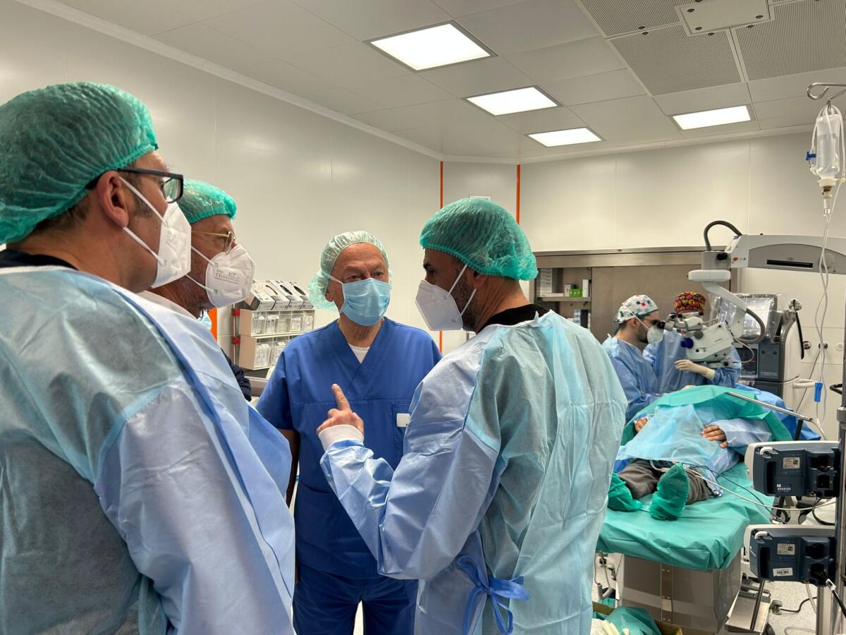 Abbattimento liste d’attesa, al Policlinico di Bari 60 interventi di oculistica in 12 ore: Decaro visita le sale operatorie – FOTO e VIDEO Abbattimento liste d’attesa, al Policlinico di Bari 60 interventi di oculistica in 12 ore: Decaro visita le sale operatorie – FOTO e VIDEO