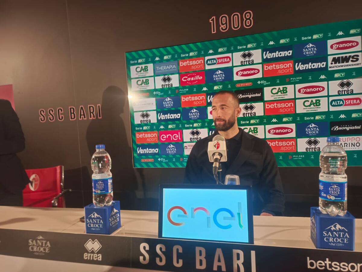 Galleria foto 'Bari, il punto del ds Di Cesare sul mercato: «Abbiamo preso giocatori funzionali. Dobbiamo lottare per salvarci»' - foto 1