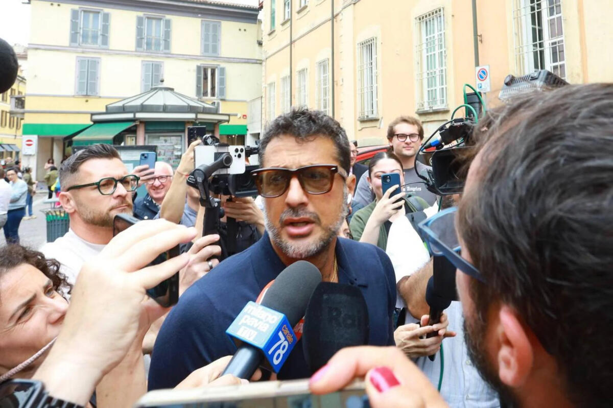 Galleria foto '“Falsissimo”, rimossi dai social i profili di Fabrizio Corona: ai colossi del web arrivate denunce e diffide' - foto 1