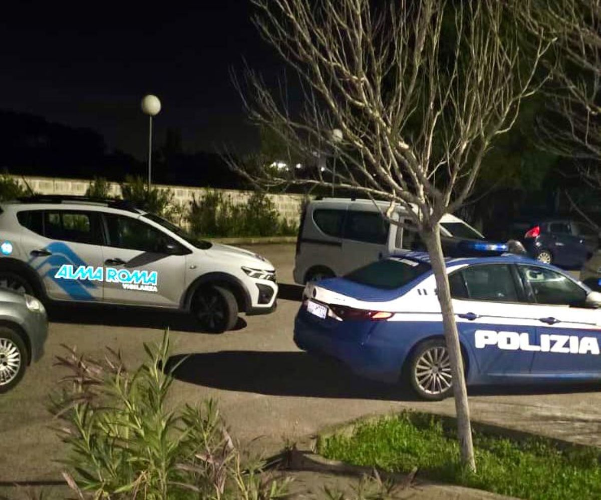 Lecce, sventato l’ennesimo furto a scuola: fermato un uomo all’interno dell’Agrario. Trovata l’auto dei ladri Lecce, sventato l’ennesimo furto a scuola: fermato un uomo all’interno dell’Agrario. Trovata l’auto dei ladri