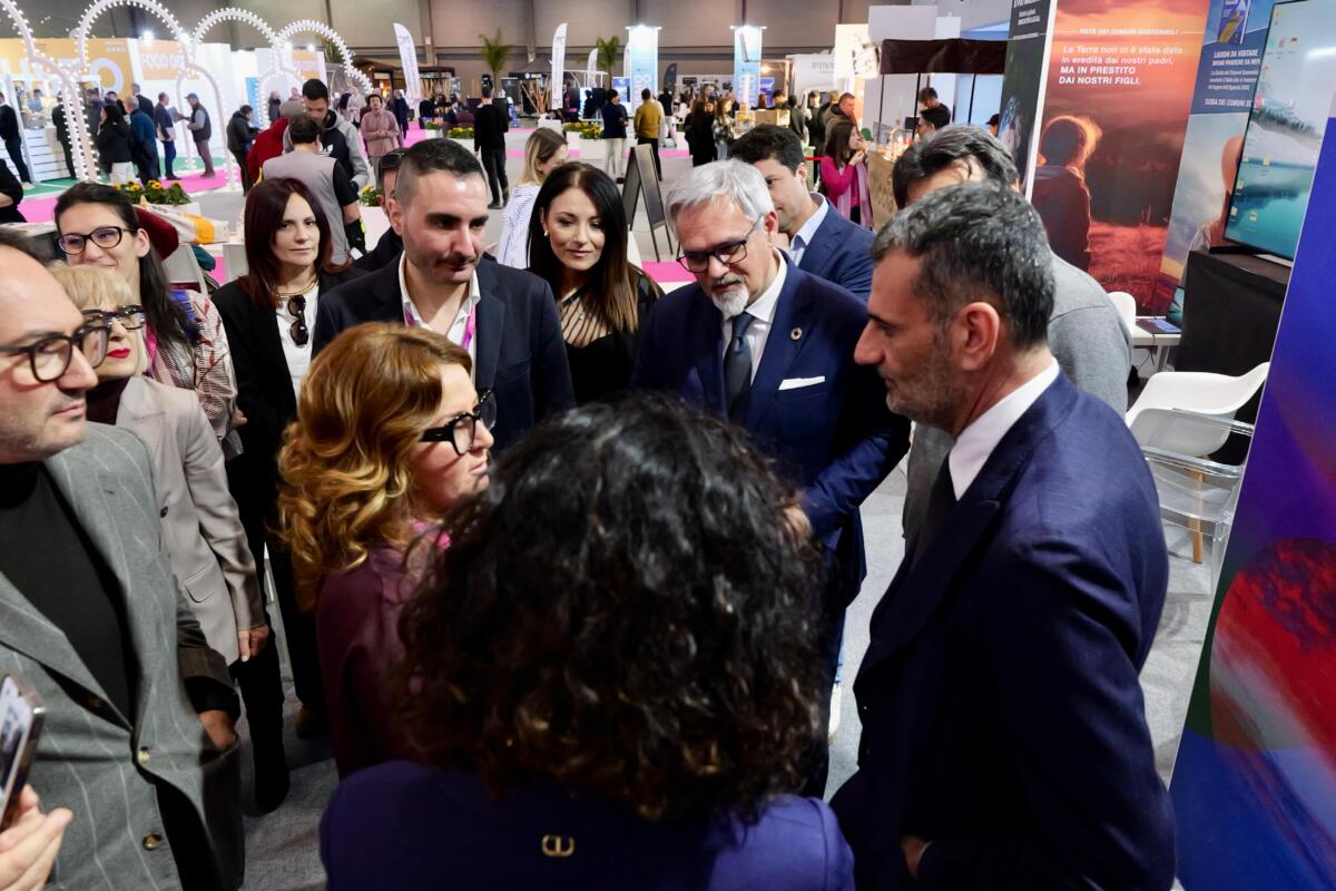 Cammini, aree interne e Giochi del Mediterraneo: le sfide del turismo in Puglia. Via alla Btm a Bari – VIDEO Cammini, aree interne e Giochi del Mediterraneo: le sfide del turismo in Puglia. Via alla Btm a Bari – VIDEO