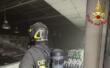 Lecce, scoppia l’incendio nel supermercato del centro commerciale “Spazio”: intervengono i vigili del fuoco
