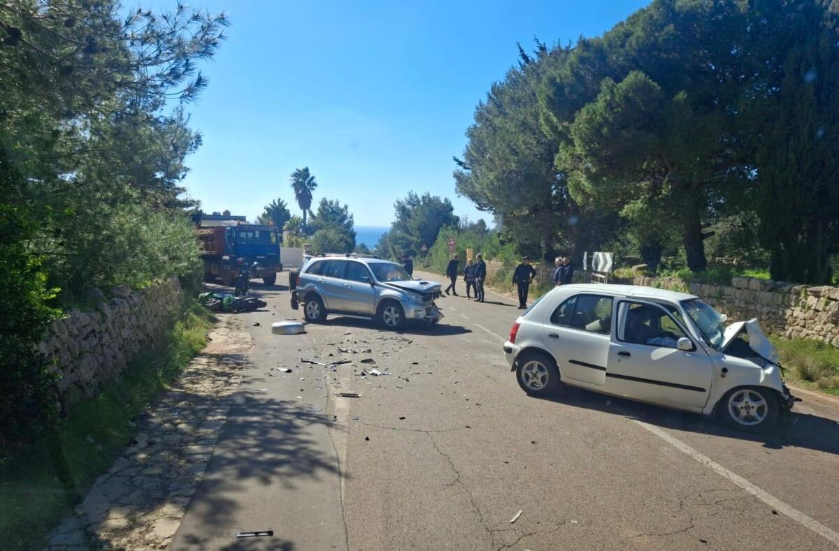 Ugento, scontro frontale tra due auto: muore un 81enne, due feriti. Coinvolto anche un motociclista Ugento, scontro frontale tra due auto: muore un 81enne, due feriti. Coinvolto anche un motociclista