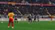 Serie A, il Lecce batte 2-1 l’Udinese al Via del Mare: Banda allo scadere regala i 3 punti ai salentini