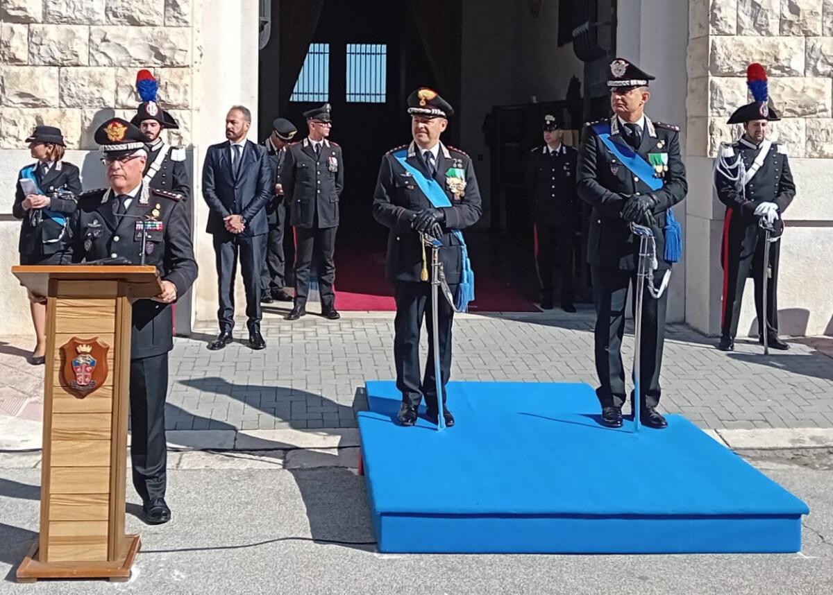 Galleria foto 'Legione Carabinieri Puglia, cambio al vertice: Puel prende il posto di Mannucci Benincasa' - foto 1