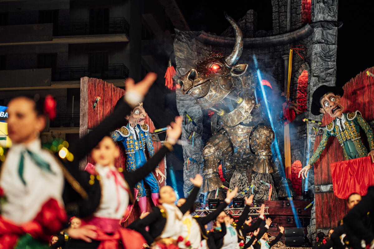 Carnevale di Putignano, record di presenze alla 632esima edizione: trionfa il carro “L’ultima Corrida” Carnevale di Putignano, record di presenze alla 632esima edizione: trionfa il carro “L’ultima Corrida”