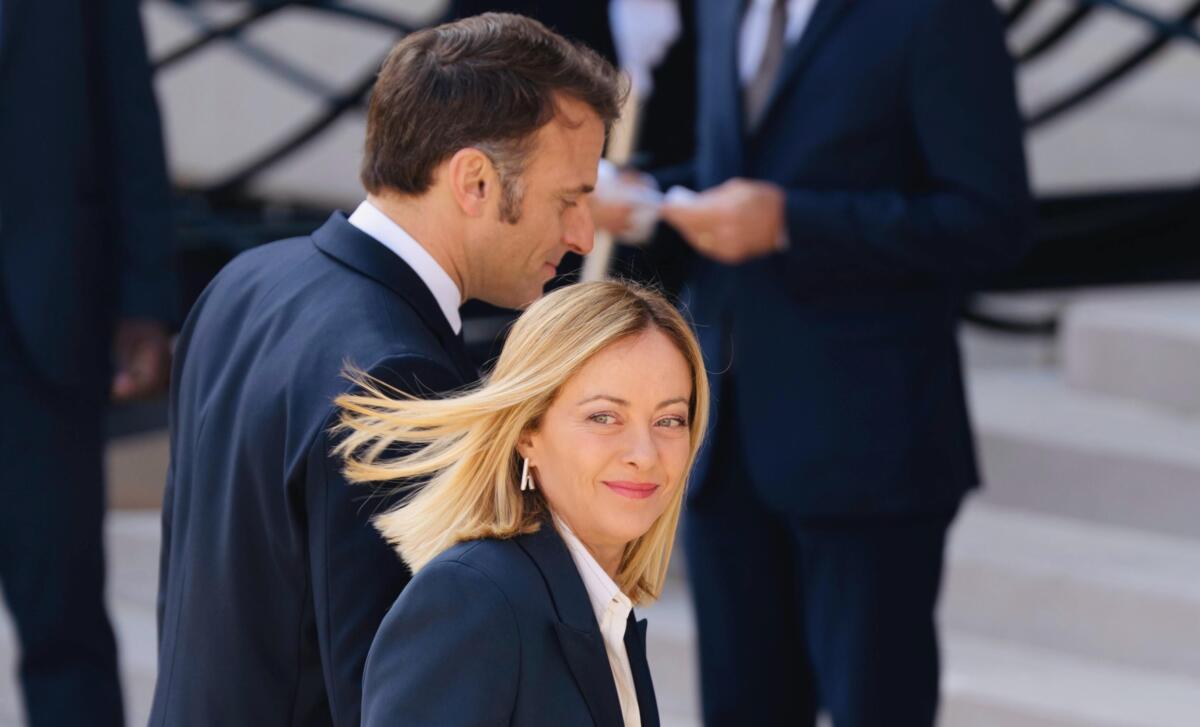 Militante nazionalista ucciso a Lione, Macron contro Meloni: «Non commenti gli affari francesi». Palazzo Chigi: «Stupore» Militante nazionalista ucciso a Lione, Macron contro Meloni: «Non commenti gli affari francesi». Palazzo Chigi: «Stupore»