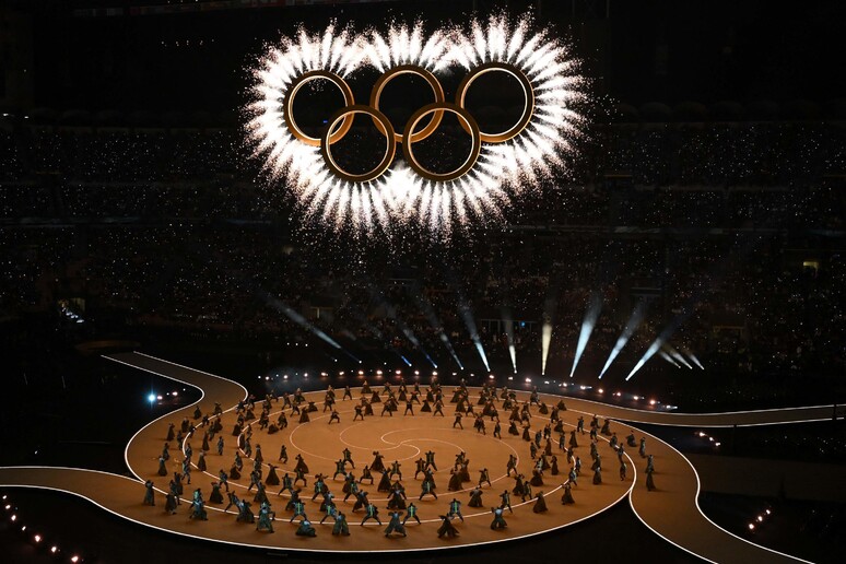 Galleria foto 'Milano-Cortina 2026, da Mariah Carey a Pausini e Favino: lo spettacolo delle star a San Siro' - foto 2