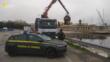 Bari, rimosse 19 tonnellate di rifiuti nel porto: smantellate otto barche utilizzate da pescatori di frodo – VIDEO