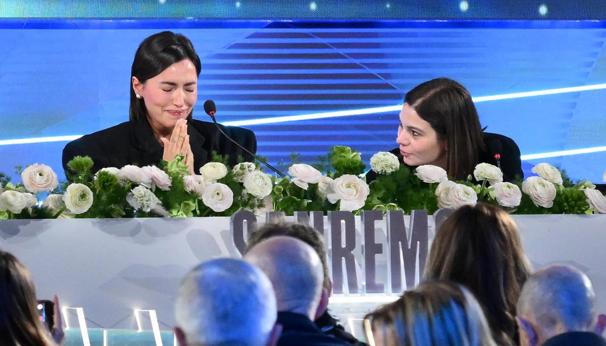 Sanremo 2026, il premio Lunezia a Serena Brancale: “Qui con me” piace a tutti Sanremo 2026, il premio Lunezia a Serena Brancale: “Qui con me” piace a tutti