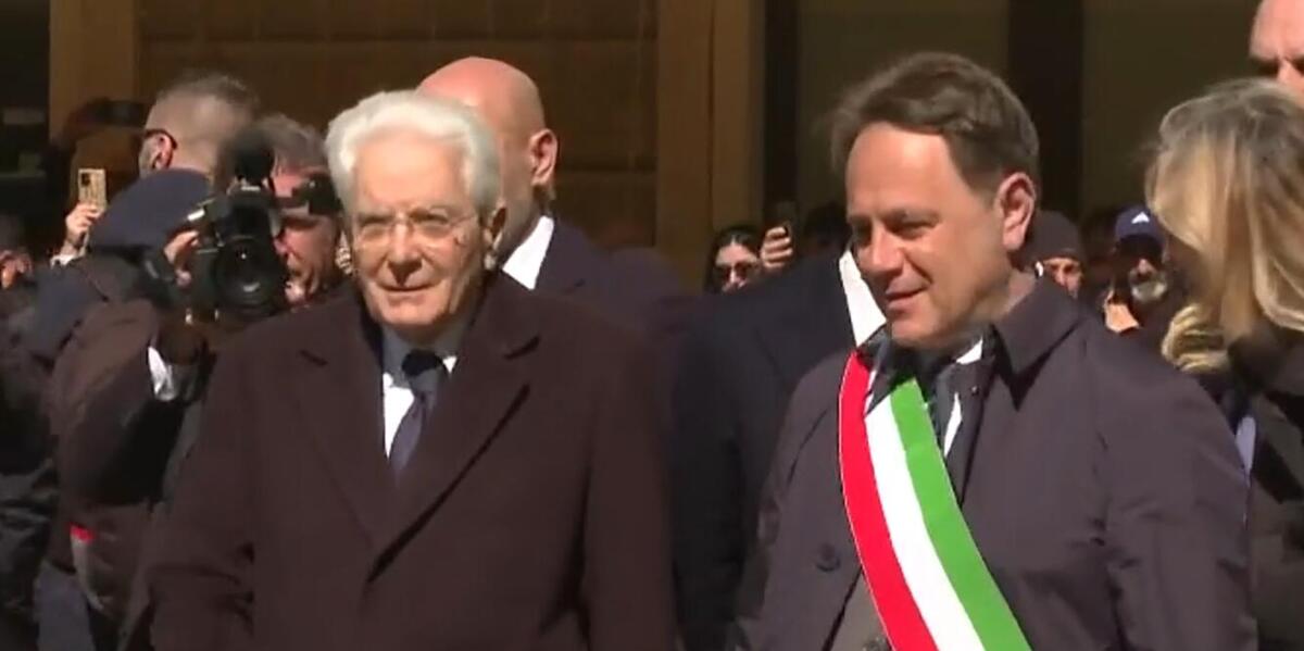 Galleria foto 'Niscemi, Mattarella in visita nelle aree colpite dalla frana' - foto 1