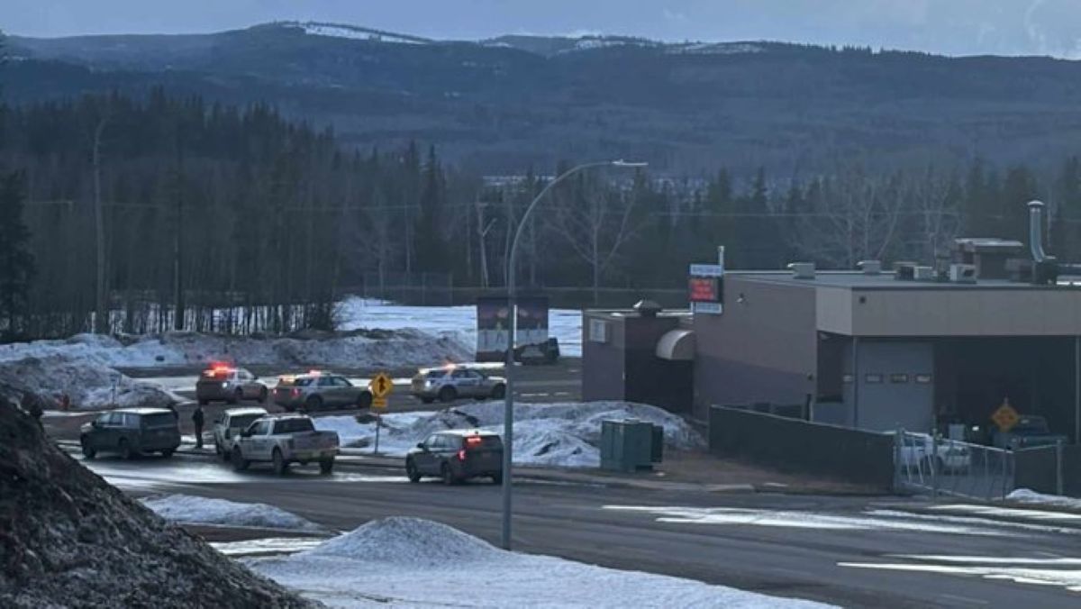 Galleria foto 'Strage in Canada, una donna spara in una scuola e poi si uccide: 10 morti e 27 feriti' - foto 1