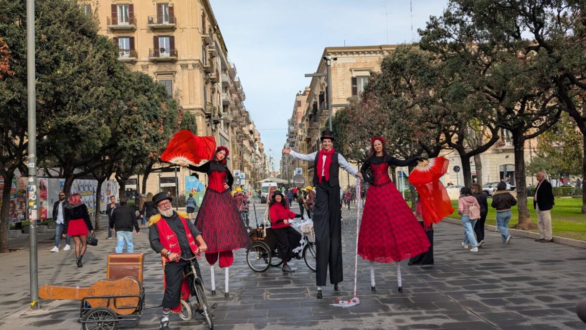 Bari si veste a festa per il Carnevale: musica, laboratori e sfilate in tutti i quartieri della città Bari si veste a festa per il Carnevale: musica, laboratori e sfilate in tutti i quartieri della città