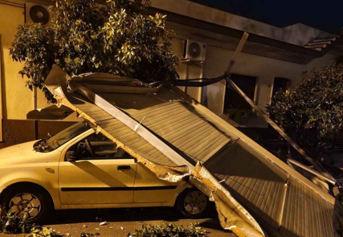Il Brindisino devastato dalla tromba d’aria: Torre Santa Susanna chiede lo stato di calamità. A Oria chiuso lo stadio Il Brindisino devastato dalla tromba d’aria: Torre Santa Susanna chiede lo stato di calamità. A Oria chiuso lo stadio