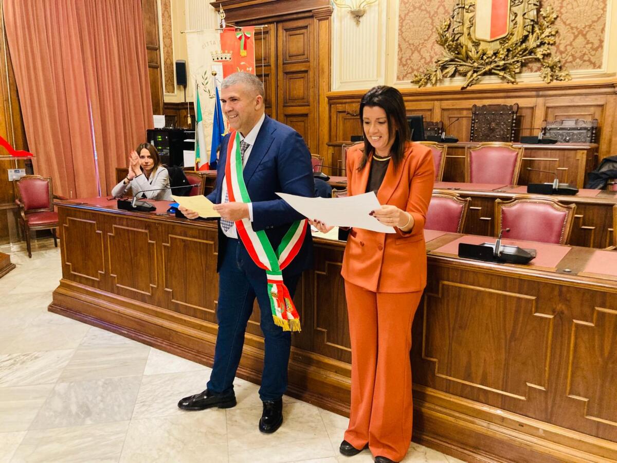 Bari premia i suoi ragazzi meritevoli, consegnate 80 borse di studio: «Risorsa preziosa per la città»