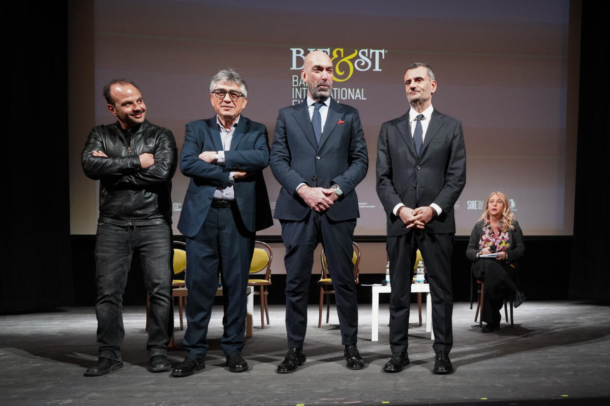 Galleria foto 'Il Bif&st chiude con oltre 50mila presenze, Decaro: «Attori e pubblico parte dello stesso film»' - foto 1
