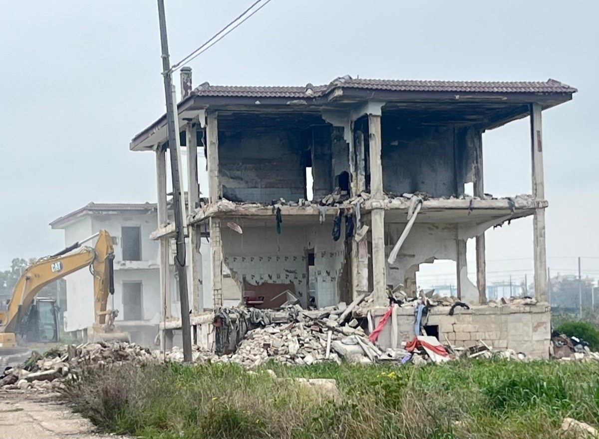 Galleria foto 'Bari Costa Sud, al via le demolizioni per Torre Carnosa: consegna il 6 marzo' - foto 1