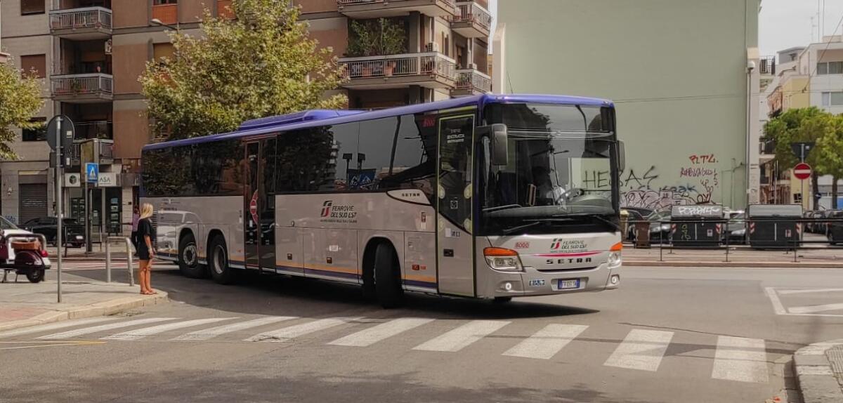 Galleria foto 'Bari, Ferrovie del Sud Est annuncia sciopero aziendale di 24 ore: sabato stop ai bus' - foto 1