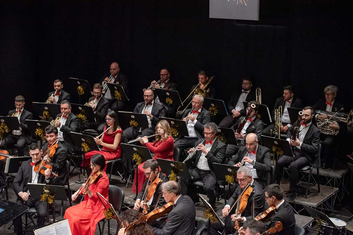Galleria foto 'Gino Paoli, l’Orchestra Magna Grecia pensa a un progetto musicale in onore dell’artista genovese' - foto 1