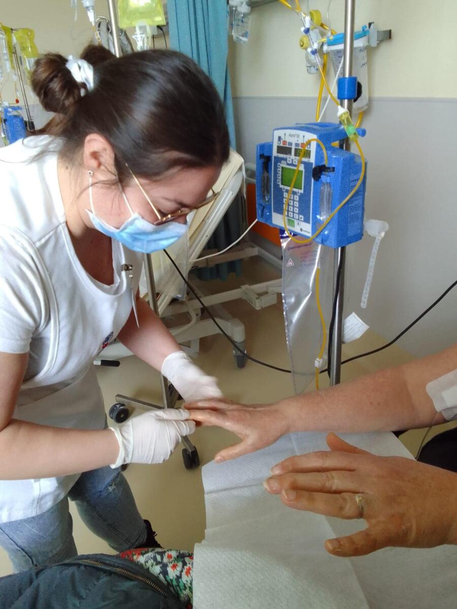 Galleria foto 'Danza, teatro e barca a vela per i pazienti oncologici: al via la “dolce” cura di un tumore della Asl Bari – FOTO' - foto 1