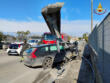 Paura a Bari, auto si schianta in via Bruno Buozzi e sradica il guardrail: conducente miracolosamente illeso
