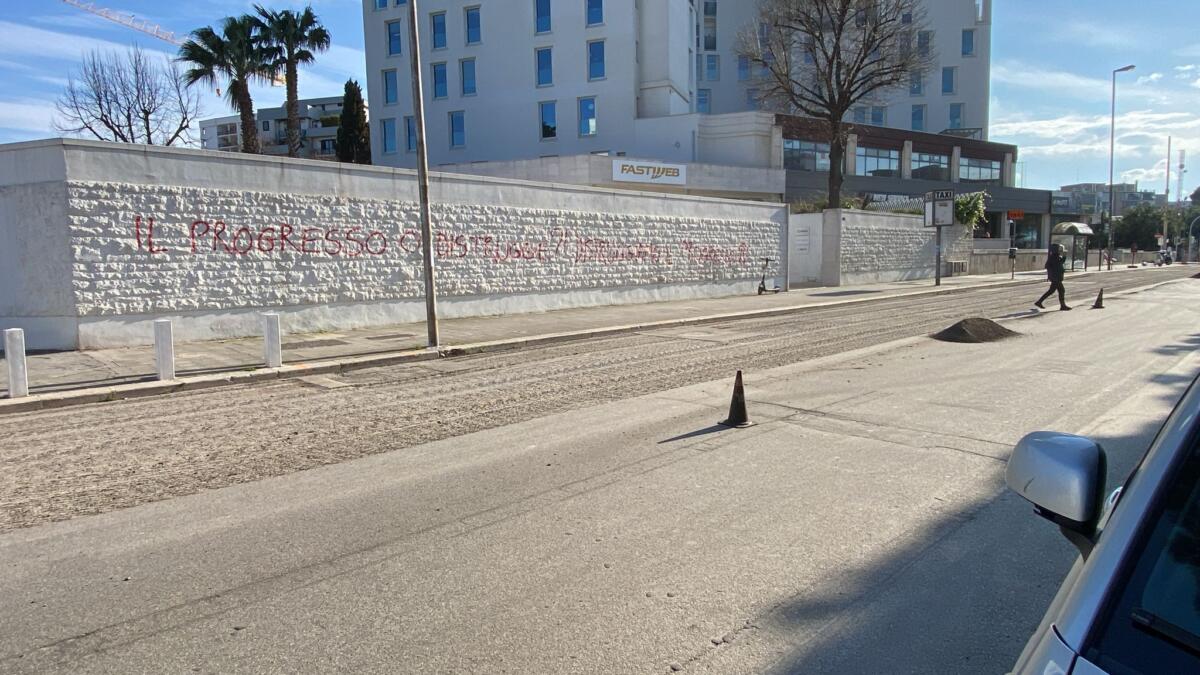 Galleria foto 'Bari, i tassisti sul piede di guerra: scatta lo stato di agitazione. Ultimatum al Comune su abusivismo e corsie BRT' - foto 1
