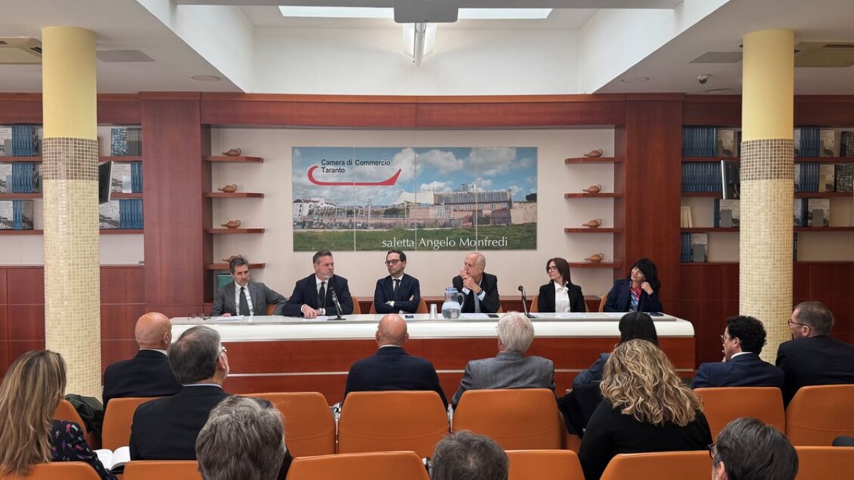 Galleria foto 'Sostenibilità, energia e innovazione: a Taranto accordo tra Tecnopolo Mediterraneo e università pugliesi' - foto 1