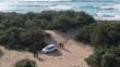 Parcheggia l’auto sulle dune dell’area protetta di Porto Cesareo: denunciato un pescatore – FOTO