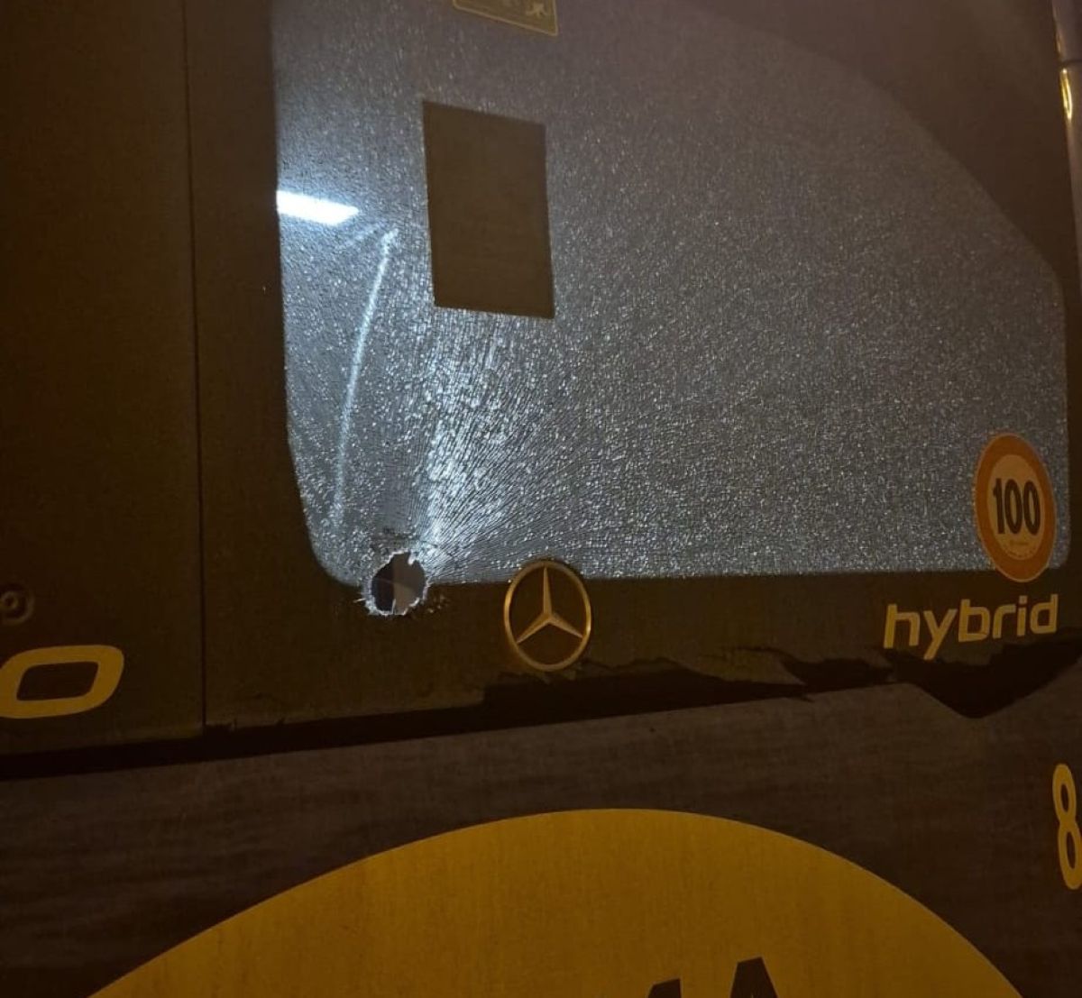 Galleria foto 'Taranto, lancio di sassi contro un autobus: «Gli autori vanno puniti»' - foto 1