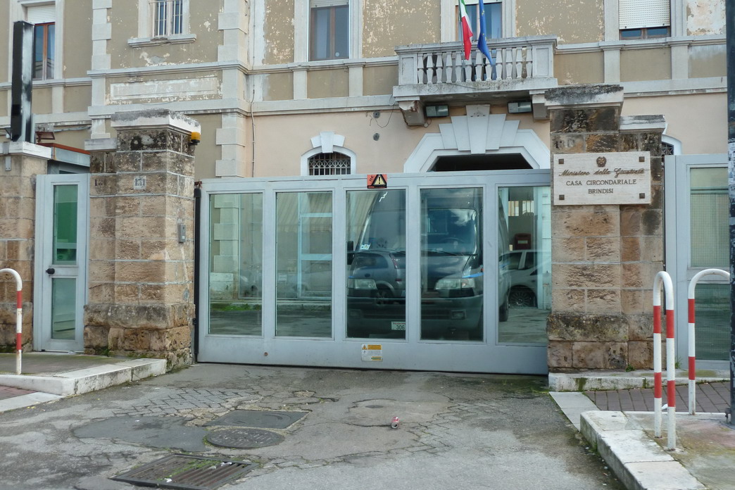Galleria foto 'Brindisi, in sciopero della fame per giorni interi: scarcerato un 54enne. «Le sue condizioni si sono aggravate»' - foto 1