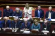 Meloni, Pd strabico sugli Usa. La premier attacca, Schlein: «Posi la clava». Conte: «Senza coraggio»
