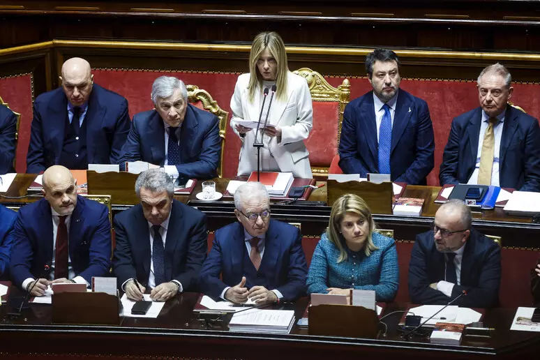 Galleria foto 'Meloni in Senato: «L’Italia non entrerà in guerra. Crisi in Medio Oriente tra le più complesse»' - foto 1