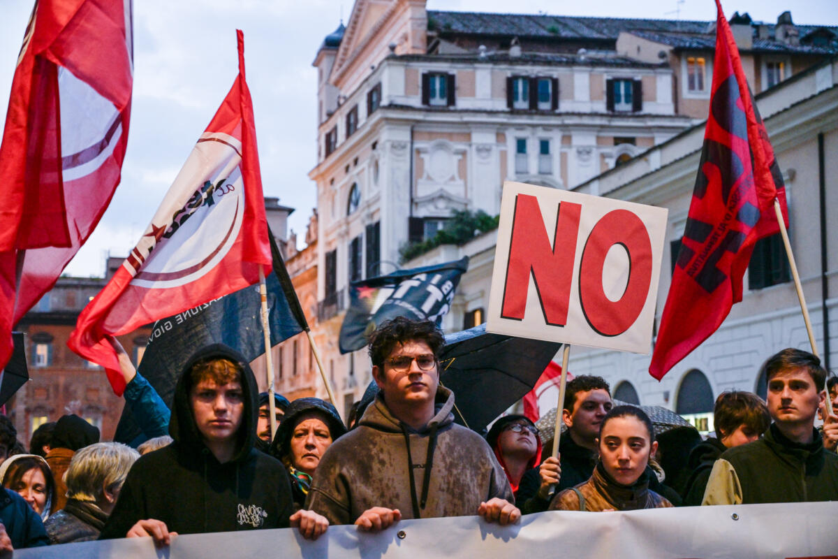 Galleria foto 'I giovani e il referendum, la Generazione No: il voto che sfida il governo e sogna l’Europa' - foto 1