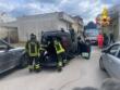 Incidente a Oria, auto si ribalta e finisce contro le altre vetture parcheggiate: ferite due donne