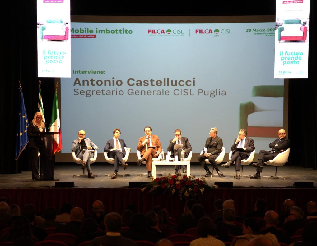Galleria foto 'Crisi del settore del mobile imbottito, l’allarme dell’indotto: «Noi abbandonati dalle istituzioni»' - foto 1